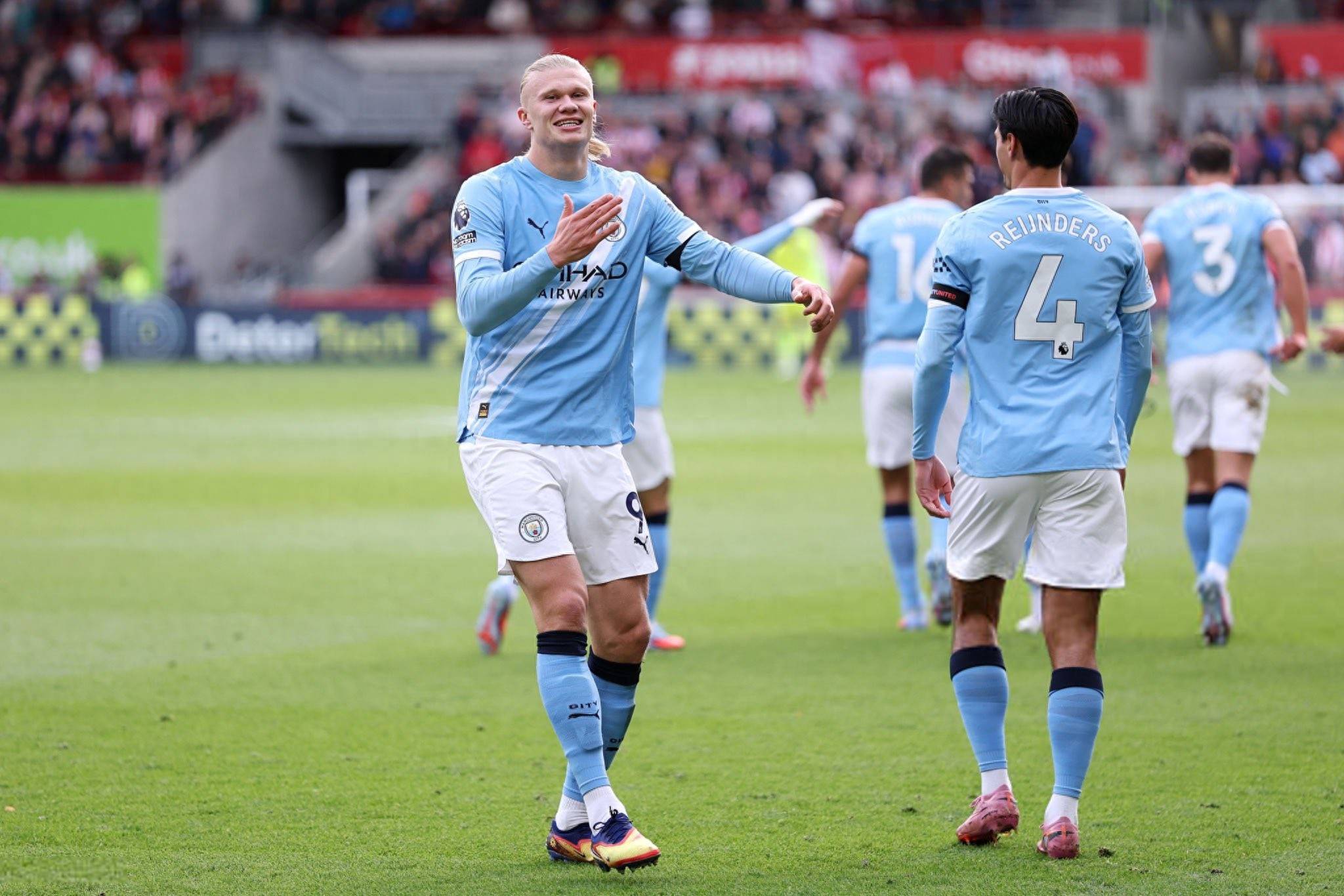 邓加：维尼修斯是足球层面的领袖，而非更衣室领袖