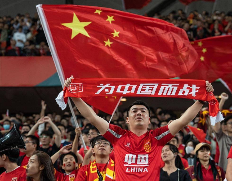 杜兰特关键补篮逆转比赛