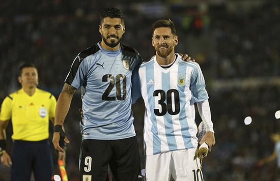 在上海旅游的奇塔迪尼重返海港俱乐部，拜访昔日教练和队友