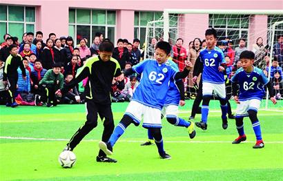 特朗普：我踢球的水平与C罗梅西差不太多，速度可能更快一点