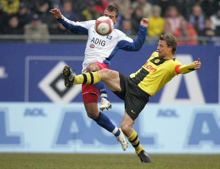 意媒：莱奥缺席米兰合练无缘出战萨索洛，弗法纳有望本轮复出